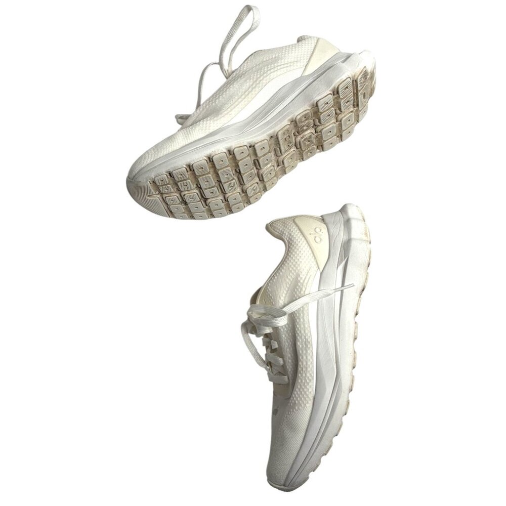 ALO Yoga Runner Sneakers in White/White